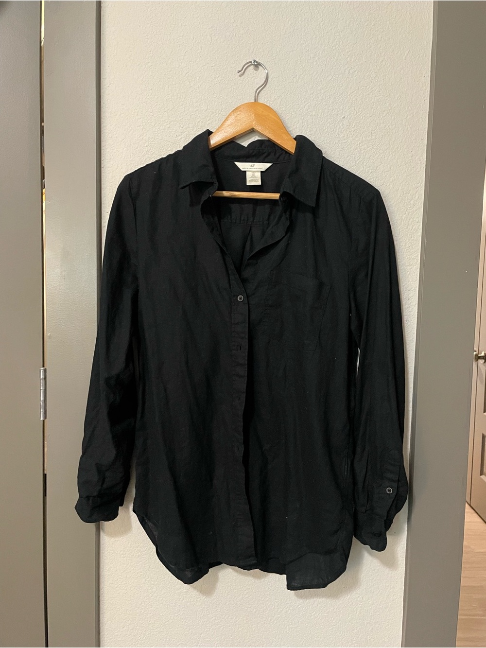 H&M Women’s Black Linen Button-Down Shirt small oversize minimalist quiet luxury